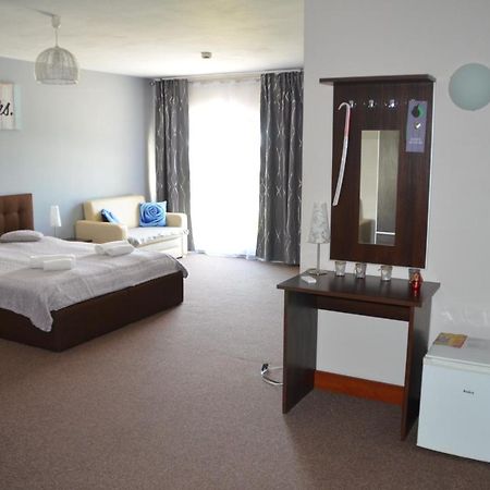 Hotel Tenis Chrzastowice Ngoại thất bức ảnh