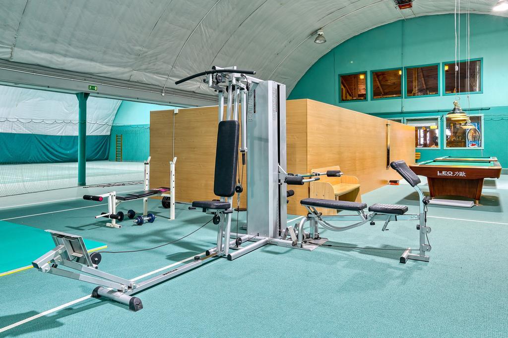 Hotel Tenis Chrzastowice Ngoại thất bức ảnh