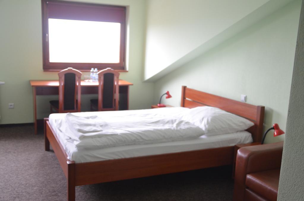 Hotel Tenis Chrzastowice Phòng bức ảnh