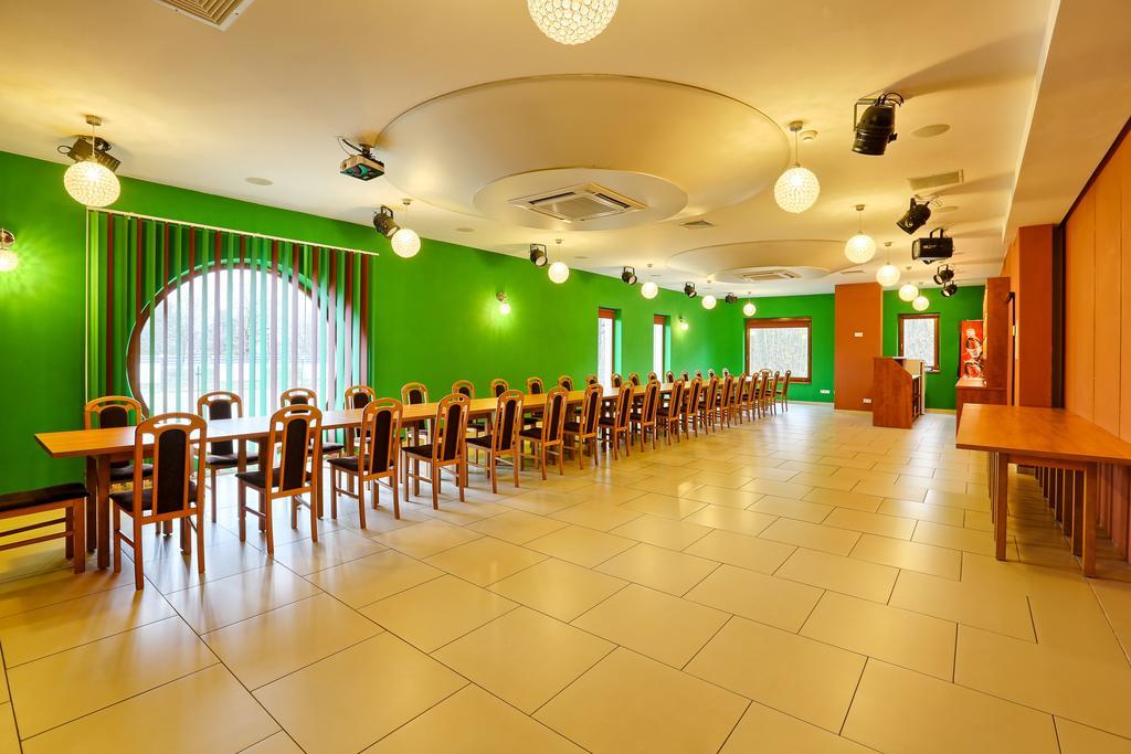 Hotel Tenis Chrzastowice Ngoại thất bức ảnh