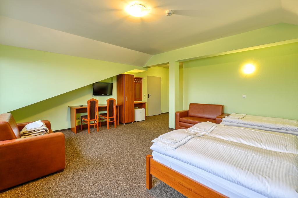 Hotel Tenis Chrzastowice Phòng bức ảnh